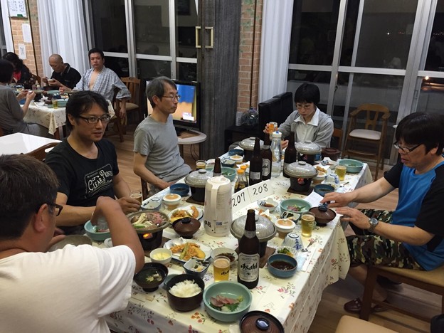 徳島の　国民宿舎で晩飯　カンパーイ♪