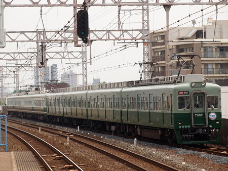 南海7000系特急サザン 南海本線粉浜駅
