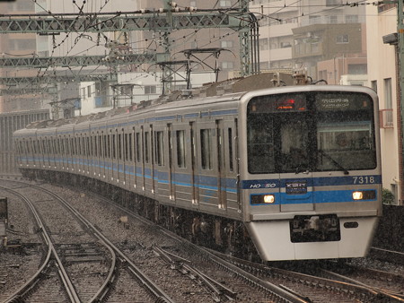 北総7300形エアポート急行 京急本線平和島駅