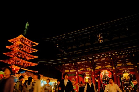 夜の部 宝蔵門と五重塔