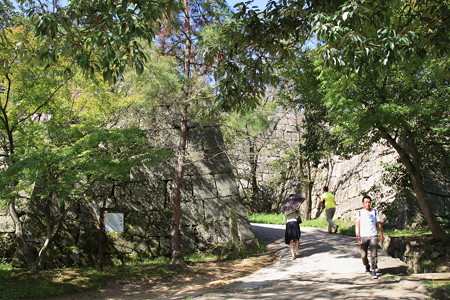 32. 丸亀城