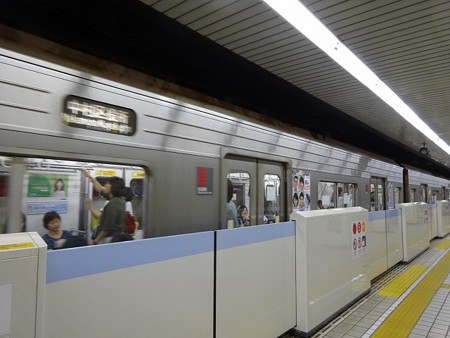 0908-桜通線ホームドア