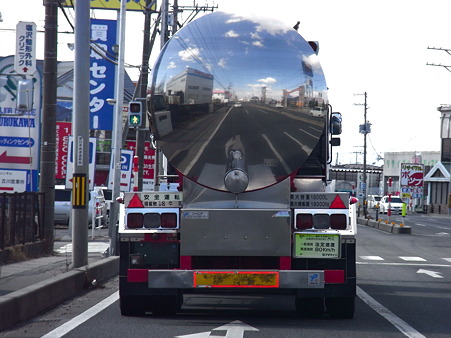 タンクローリー