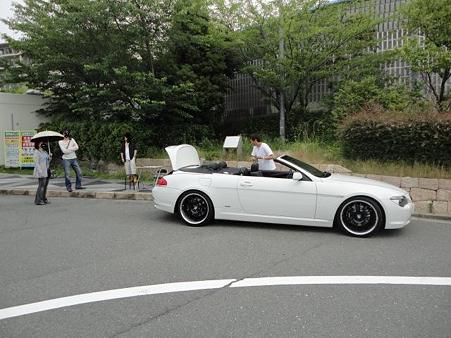ウガT 001