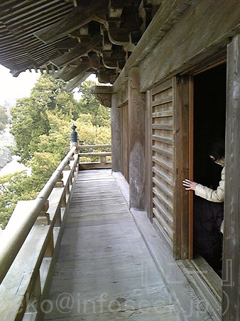 120214-建長寺 三門回廊 (1)