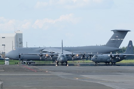 C-130CとC-5M