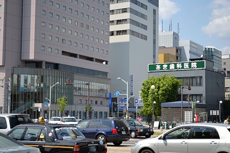 F-2 三川町交差点サイクルポート(遠景)