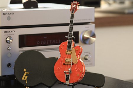 2012.01.24　机　GRETSCHR 6120TM NASHVILLE (1998)8分の1