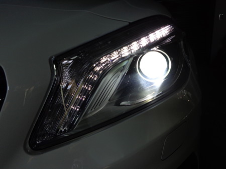 ベンツＡクラスＷ１７６　ロービームＨＩＤバーナー交換６２００Ｋ