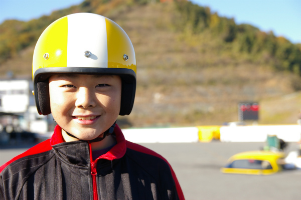 次男もヘルメットを装着して出番を待つ