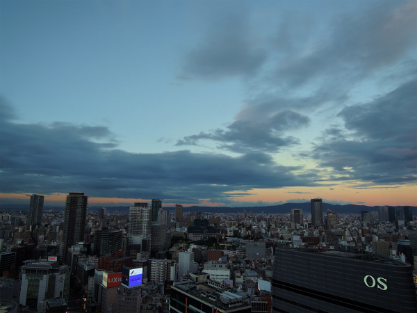 徐々に黄昏て行く景色の変化を楽しむ