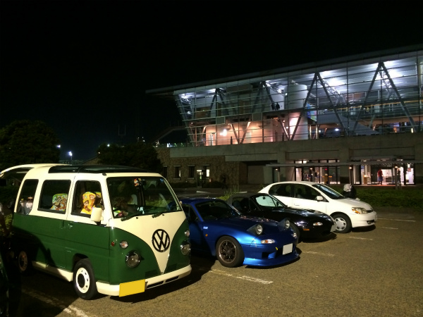フェリー乗り場にNAロードスターが２台停まっていた